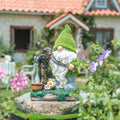 Gnomo Con Pozo De Agua Y Luz Solar, 23 cm